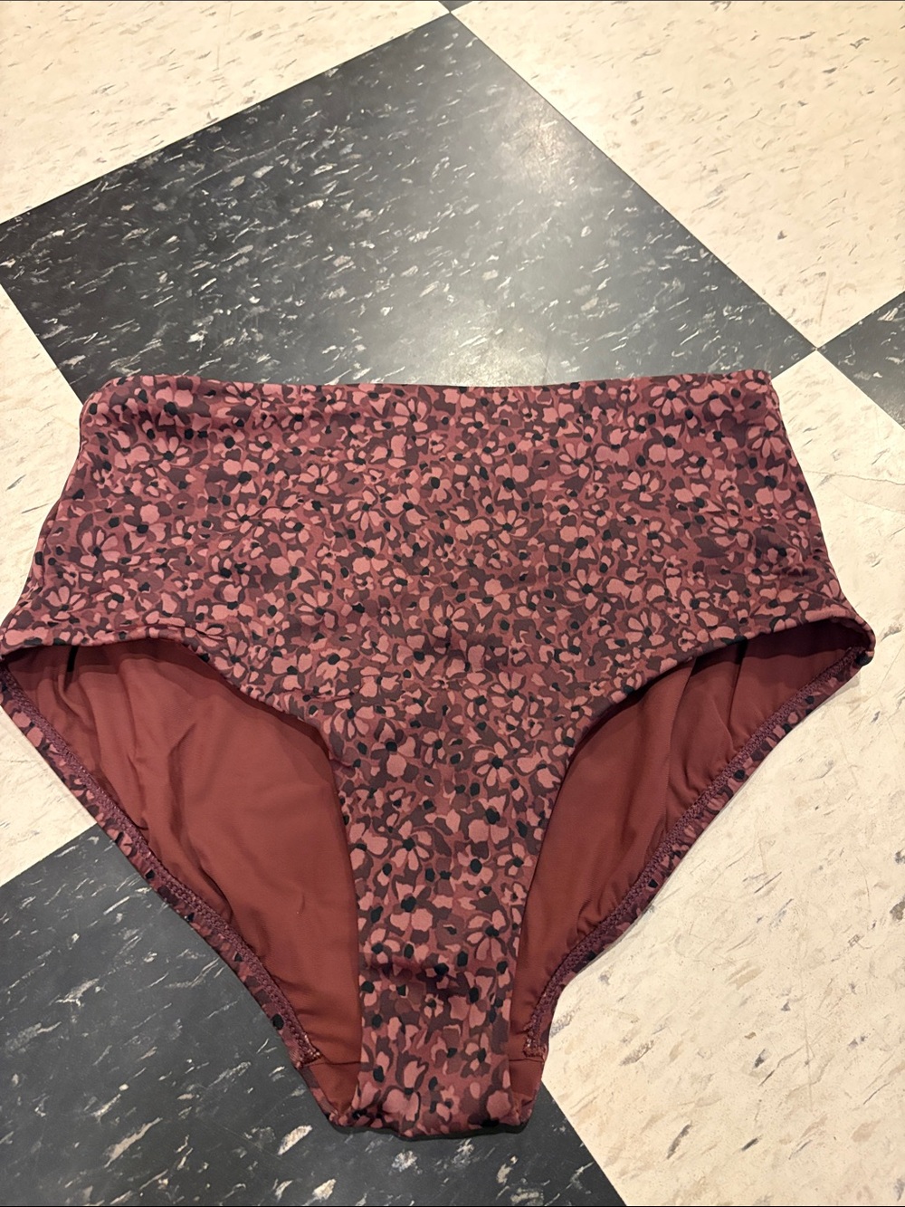 Athleta High-Waist swim Bottoms - Mauve Rust
Size small